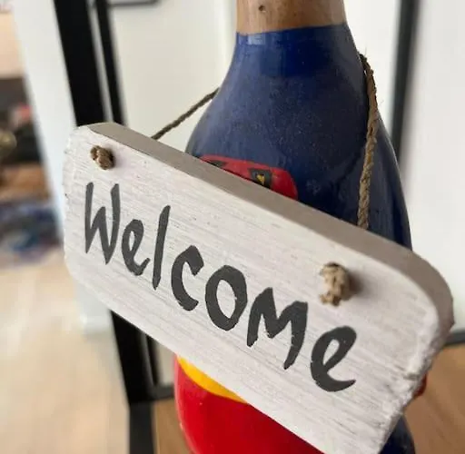 Apartamento Gemütliche, Große 6-zkb,eg-wohnung Im Herzen Eimsbüttels-2wc&2duschen Hamburgo