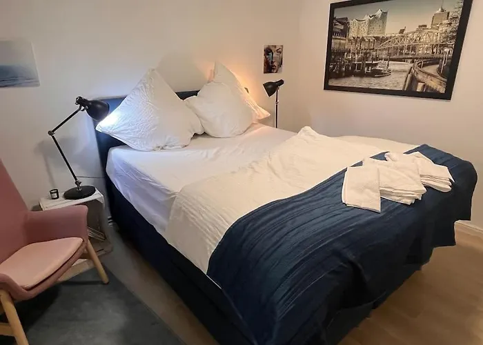 Gemütliche, Große 6-zkb,eg-wohnung Im Herzen Eimsbüttels-2wc&2duschen *