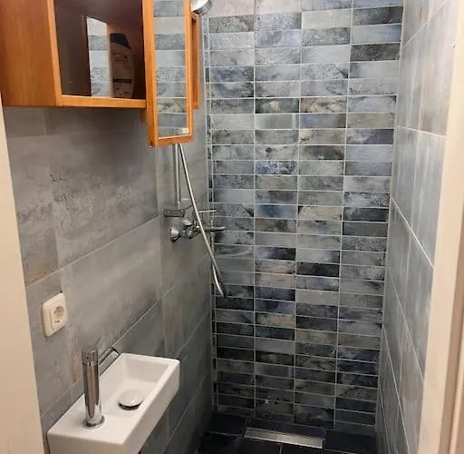 Gemütliche, Große 6-zkb,eg-wohnung Im Herzen Eimsbüttels-2wc&2duschen Apartamento *
