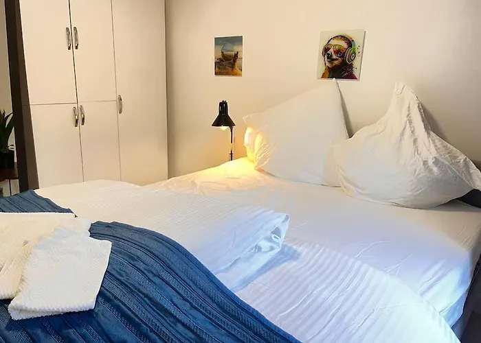 Gemütliche, Große 6-zkb,eg-wohnung Im Herzen Eimsbüttels-2wc&2duschen *