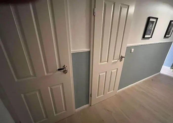 Gemütliche, Große 6-zkb,eg-wohnung Im Herzen Eimsbüttels-2wc&2duschen