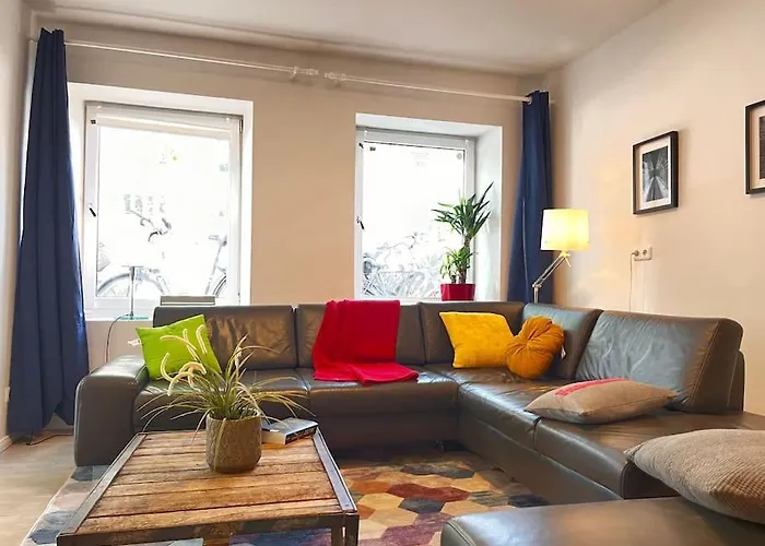 Apartamento Gemütliche, Große 6-zkb,eg-wohnung Im Herzen Eimsbüttels-2wc&2duschen *